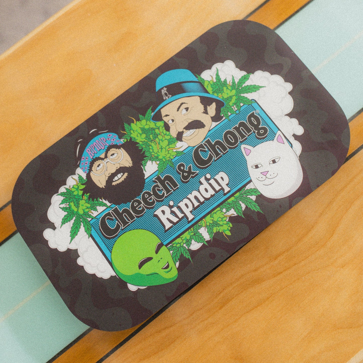 RIPNDIP SMOKE ONE ROLLING TRAY WITH LID (BLACK)