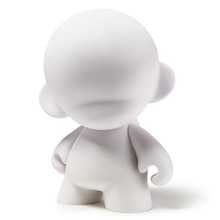 Load image into Gallery viewer, 7&quot; MUNNYWORLD MUNNY (NEW PACKAGING/NO MARKERS)
